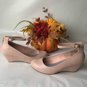 It’s ok ANKLE STRAP WOMEN SHOE SIZE 9